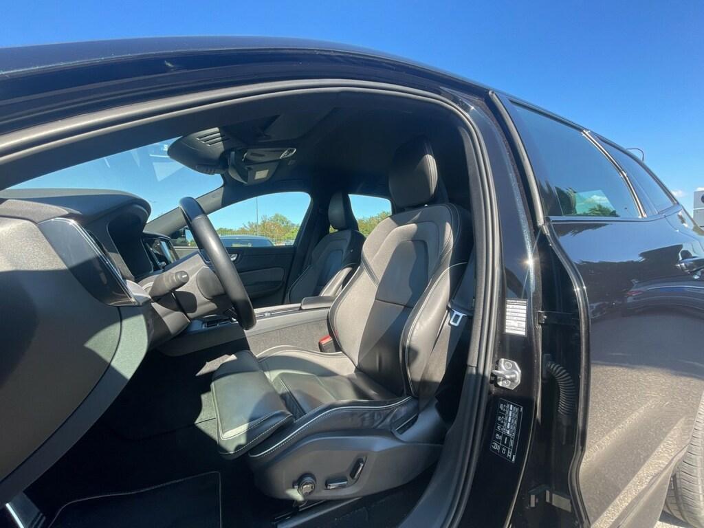 Volvo XC60 2.0 B4 R-Design AWD Geartronic