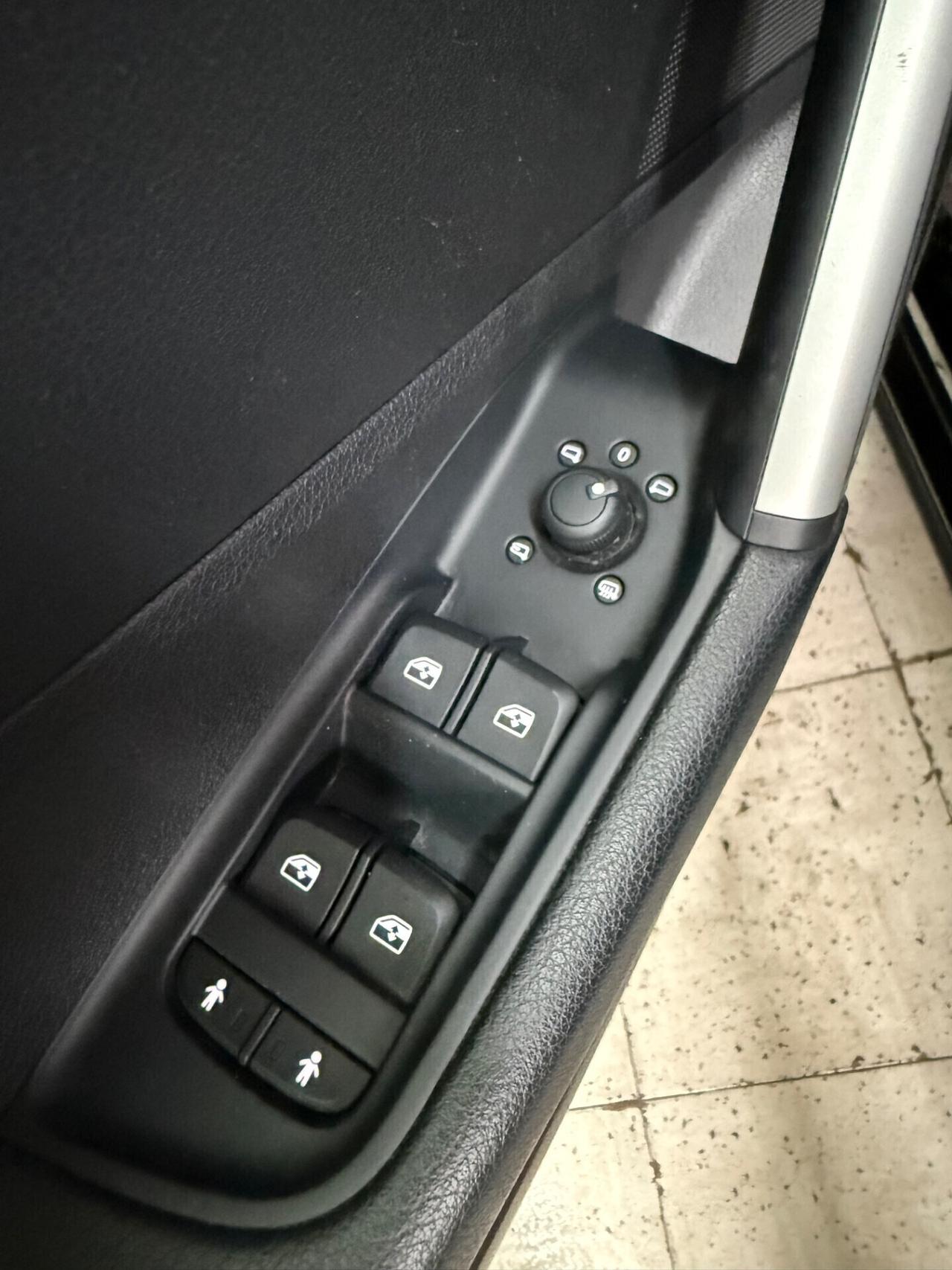 Audi Q2 30 TDI 116CV S tronic ID.BLACK 18 ITALIANA