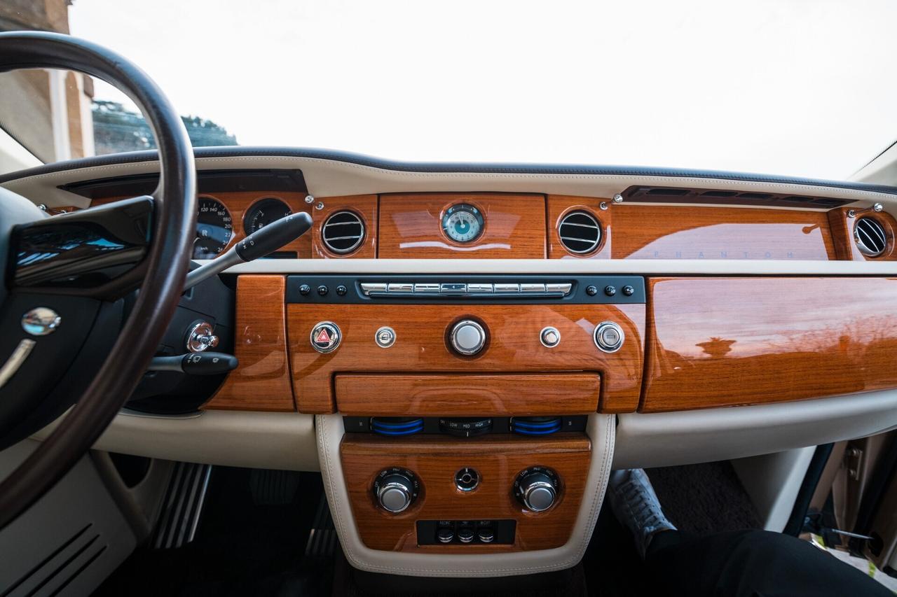 Rolls Royce Phantom 6.7 EWB
