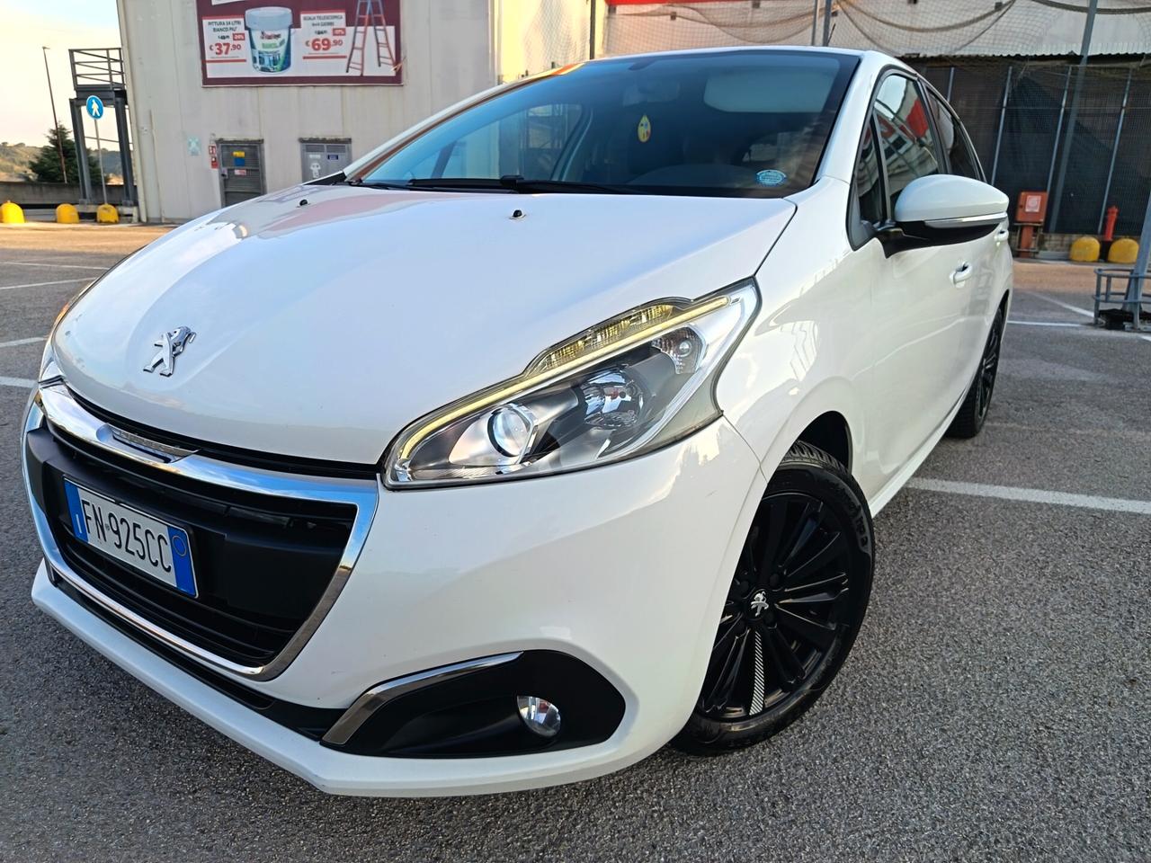 Peugeot 208 1.6 diesel NEOPATENT 120.000KM