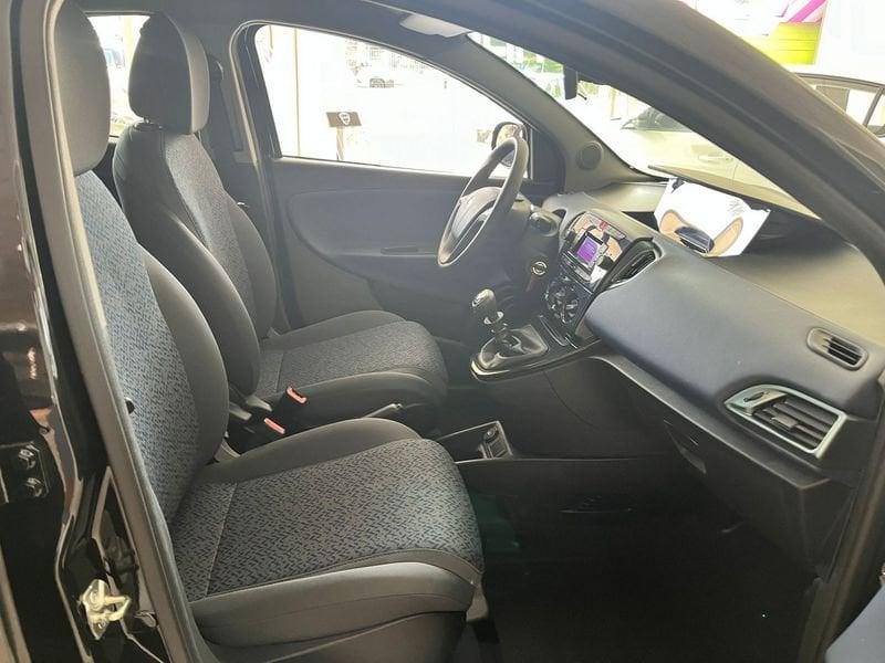 Lancia Ypsilon 1.0 FireFly 5 porte S&S Hybrid Oro