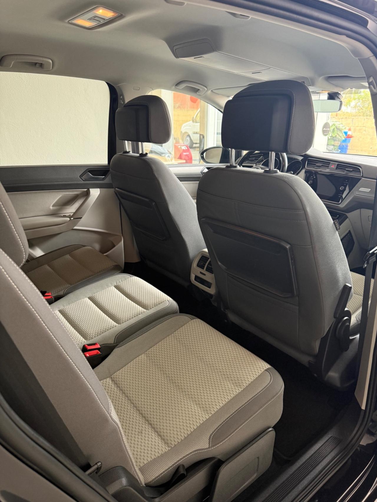 Volkswagen Touran 2.0 TDI 150 CV SCR DSG Comfortline BlueMotion Tech.
