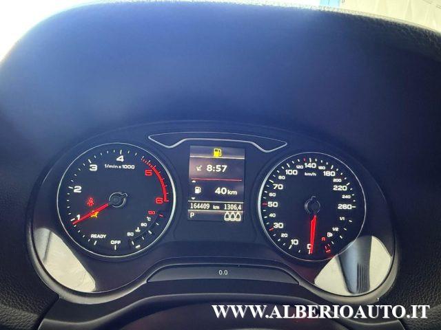 AUDI Q2 30 TDI S tronic Identity Black