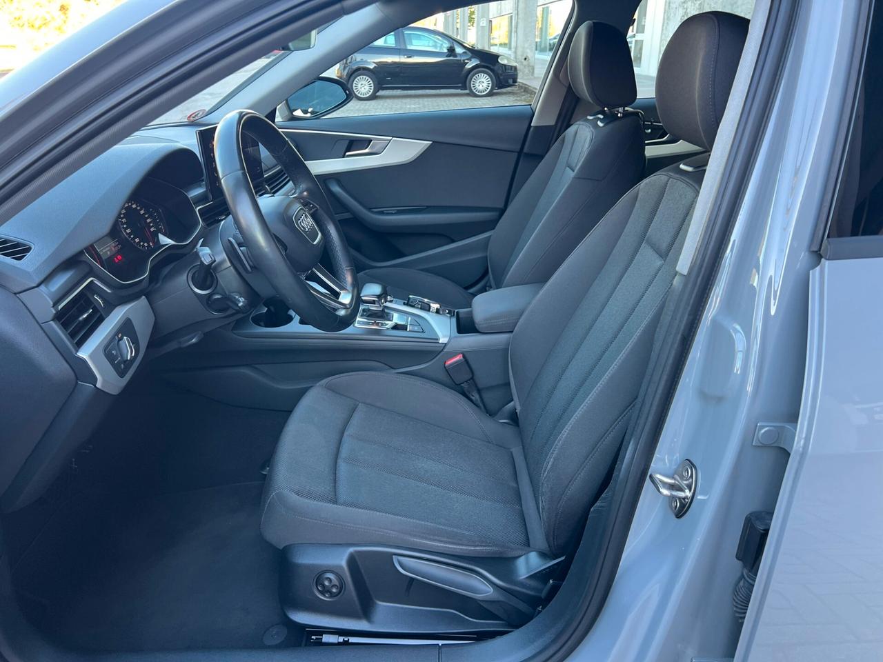 Audi A4 Avant 40 TDI quattro S tronic Business