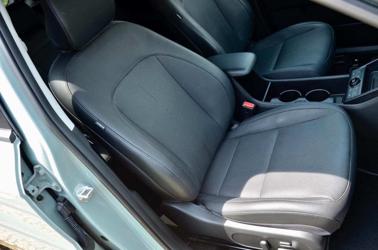 HYUNDAI KONA 1.6 GDI HEV X CLASS TECH PACK 2wd 141cv DCT, UFF ITALIANA, EURO 6D, FULL OPTIONAL, GARANZIA HYUNDAI, SERVICE UFFICIALE, TETTO, HI-FI BOSE, RETRO 360, APPLE ANDROID, SEDILI RISCALDATI E VENTILATI, PERMUTE