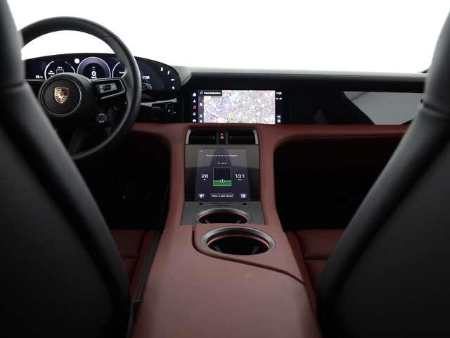 Porsche Taycan cross turismo 4s