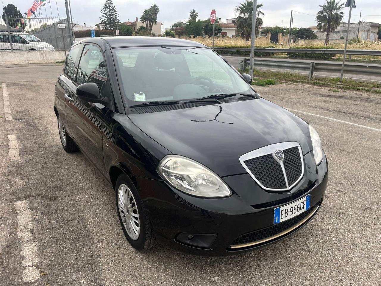 Lancia Ypsilon 1.4 Oro Ecochic GPLUnipro 2010