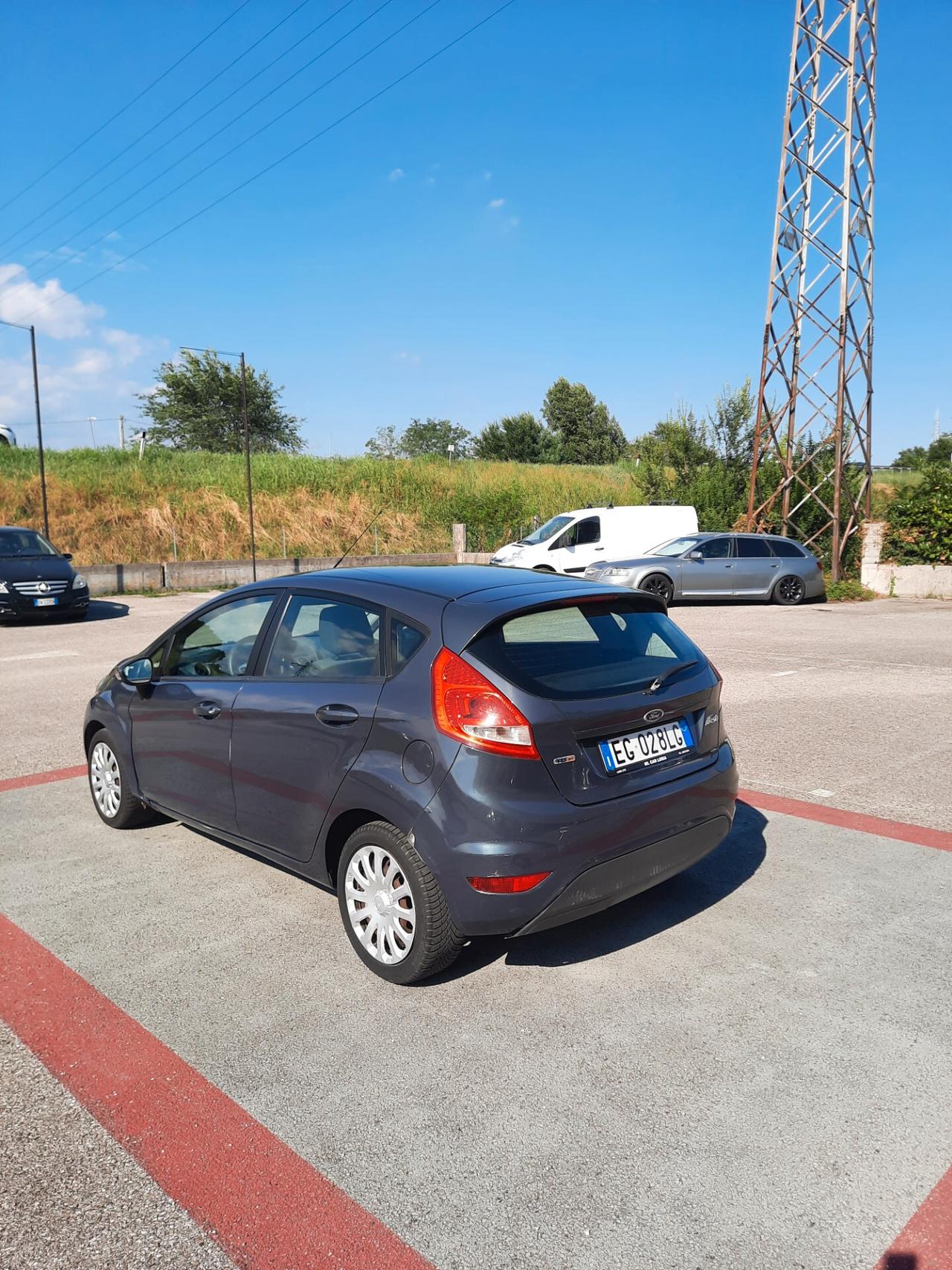 Ford Fiesta 1.4 TDCi 5p. Titanium OK NEOPATENTATI