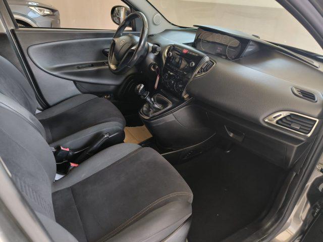 LANCIA Ypsilon 1.2 69 CV 5 porte GPL Ecochic Silver