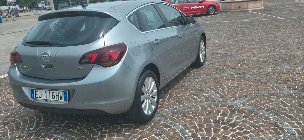 Opel Astra 1.7 CDTI 110CV 5 porte Cosmo
