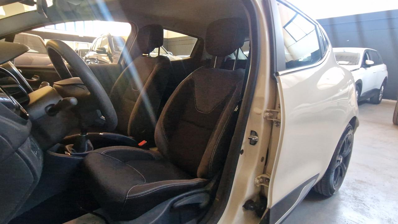 Renault Clio 1.2 75CV 5 porte Intens