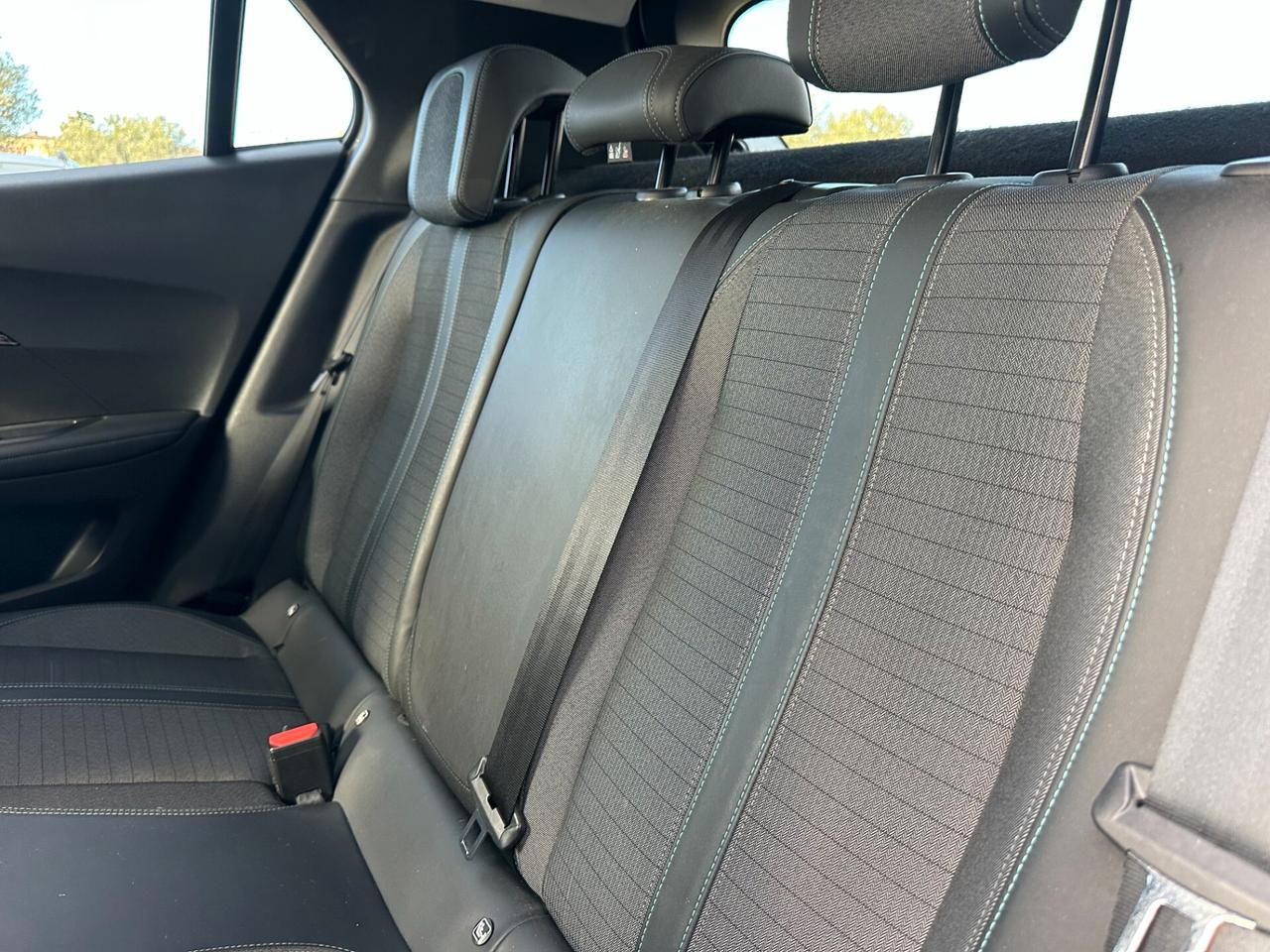 Peugeot 2008 BlueHDi 110 S&S Allure Pack 2021