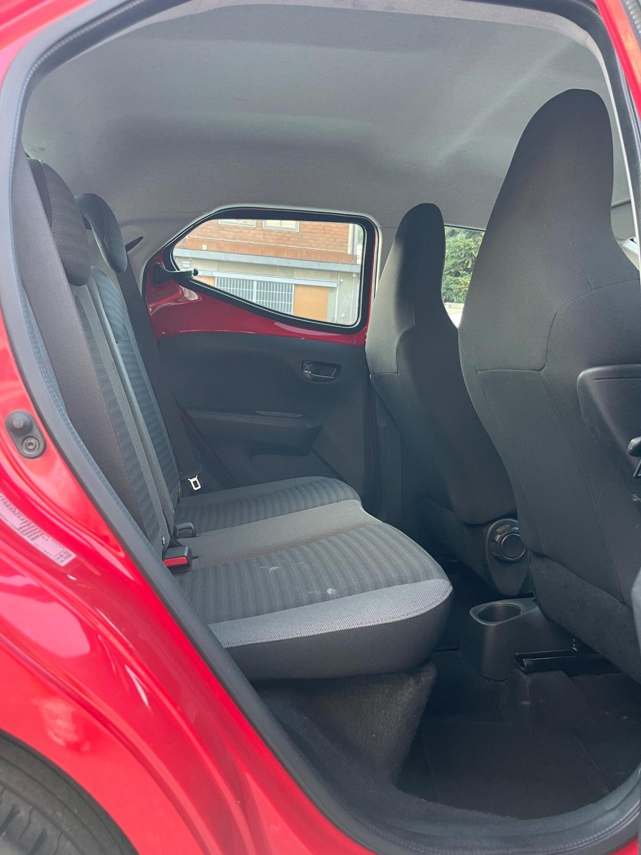 Toyota Aygo 1.0BENZINA 72 CV 5 porte / E6 - NEOPATENTATI