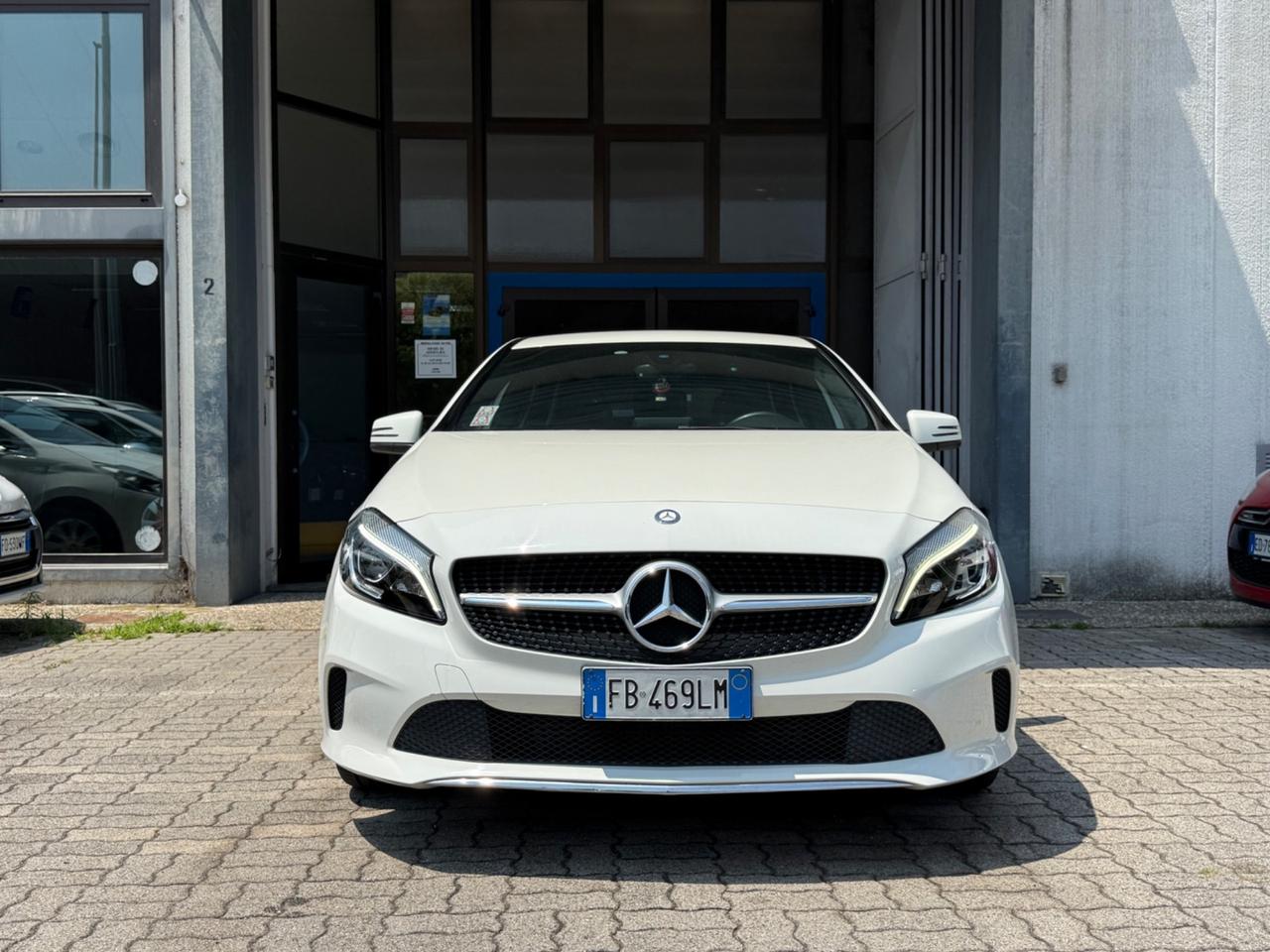 Mercedes-benz Euro6 A 200 d Automatic 4Matic Premium