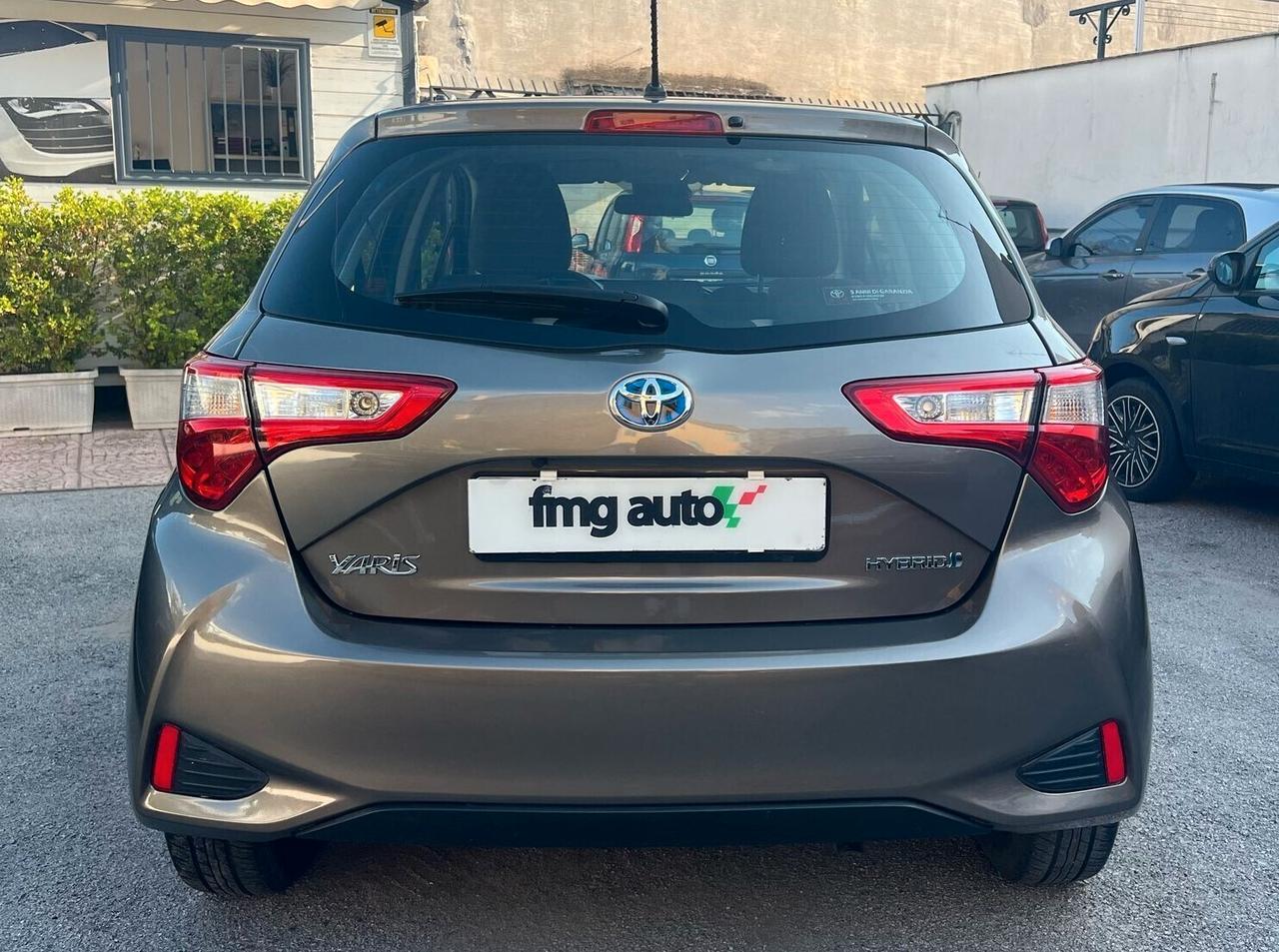 Toyota Yaris 1.5 Hybrid 5 porte Lounge Automatica