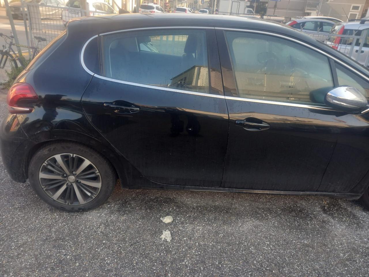 Peugeot 208 , 5p. GPL CON PROBLEMI AL MOTORE