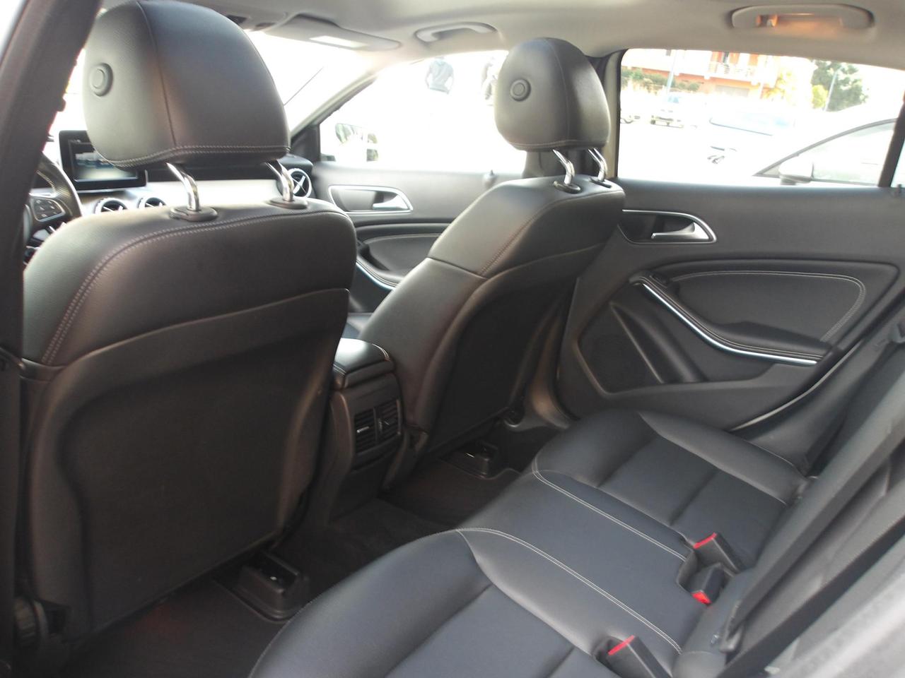 Mercedes GLA 200 d (cdi) Sport auto *TETTO APRIBILE*