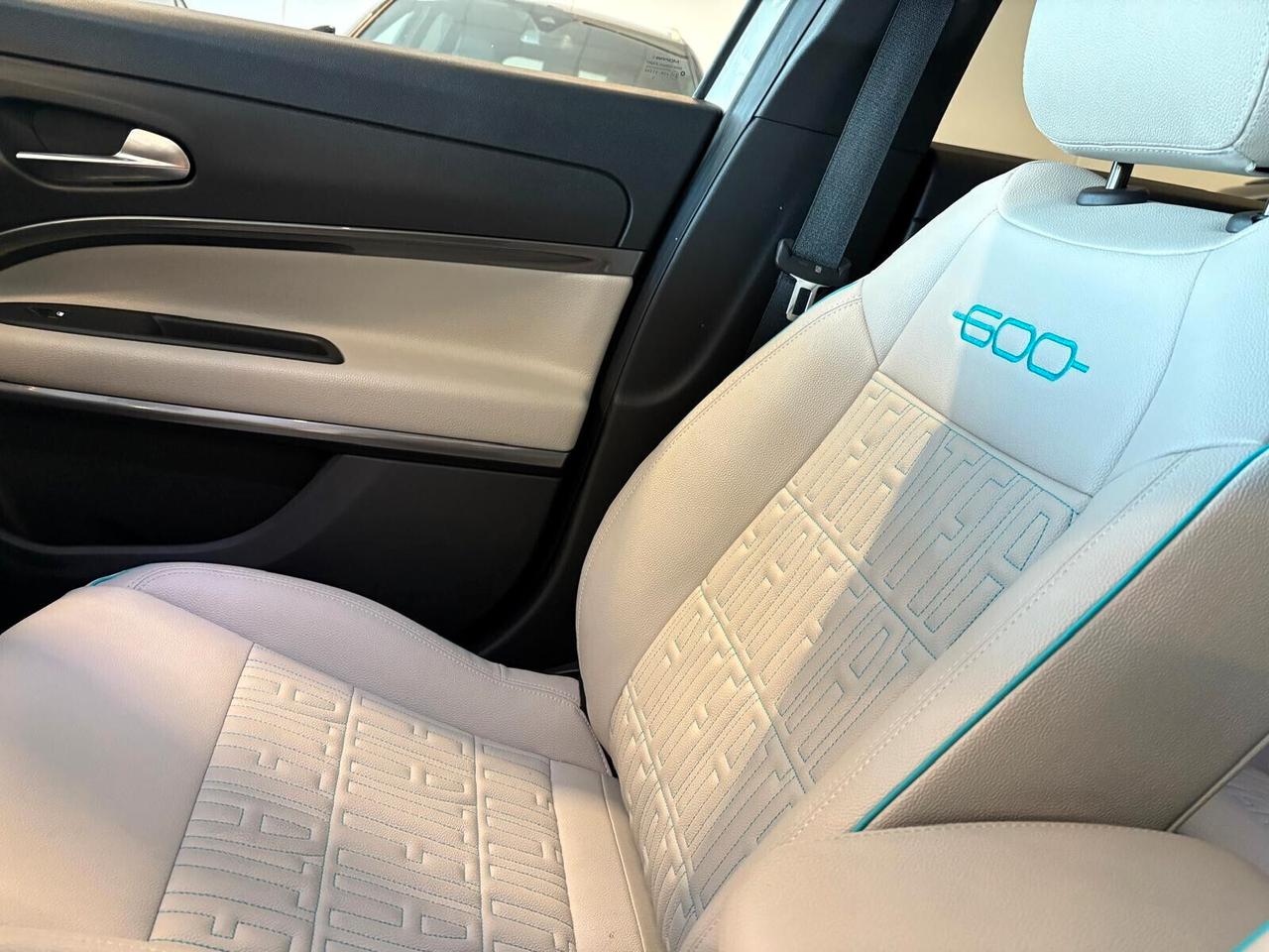 Fiat 600 LA PRIMA Hybrid 110 CV DCT MHEV SPOTICAR