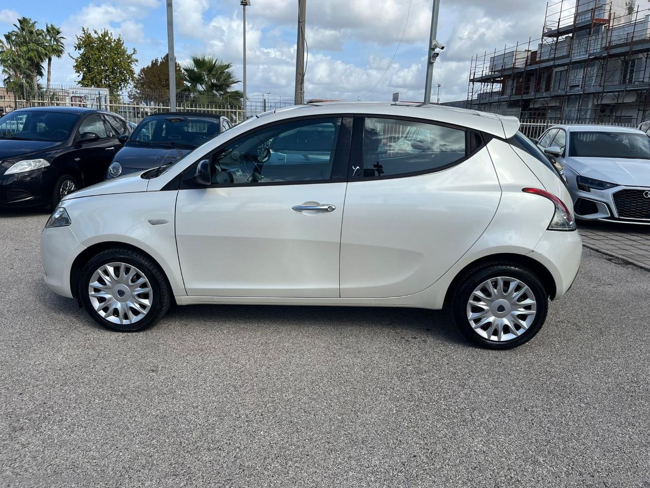 LANCIA Ypsilon 1.3 MJT 95 CV 5p. S&S Platinum TETTO