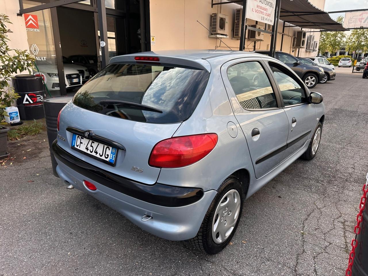 PEUGEOT 206 1.4 BENZINA (ADATTA NEOPATENTATI)