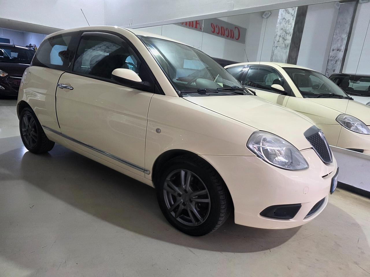 Lancia Ypsilon 1.2 Oro Full Option