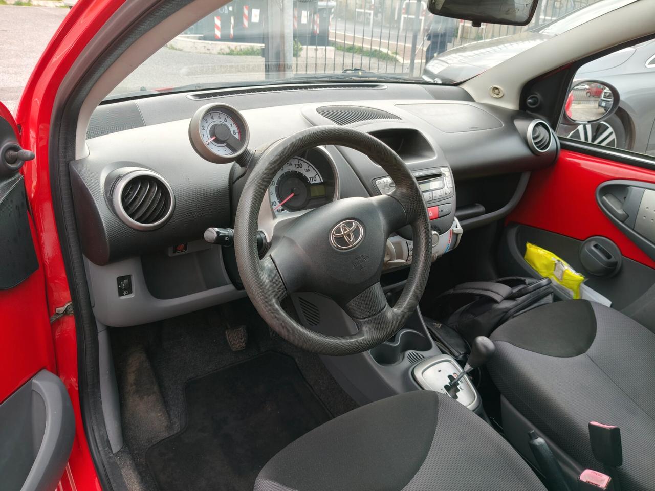 Toyota Aygo 1.0 cambio automatico 106 Milà km