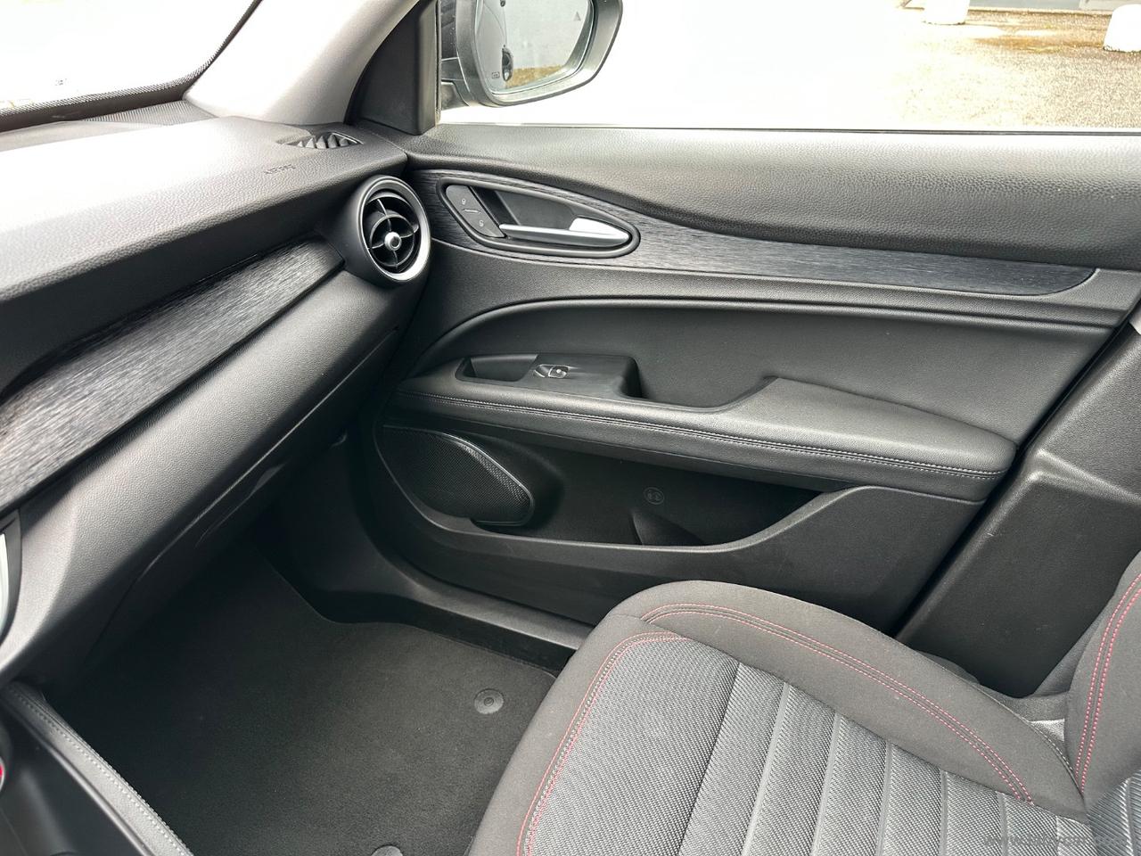 ALFA ROMEO Stelvio 2.2 T.diesel 160CV AT8 RWD R.Ed.