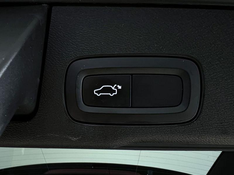 Volvo XC60 XC60 B4 (d) AWD Geartronic R-design