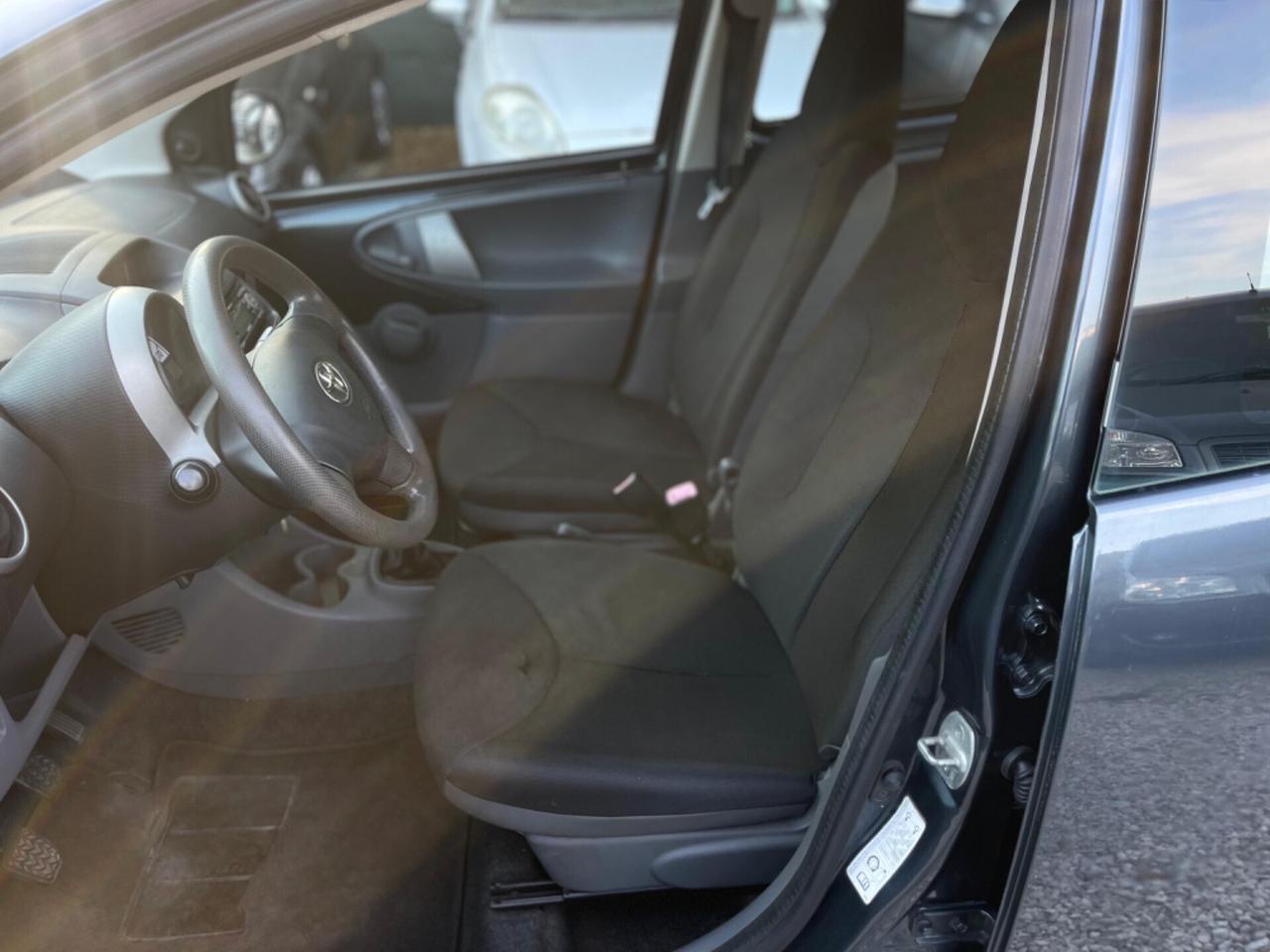 Toyota Aygo 1.0 12V VVT-i 5 porte Sound