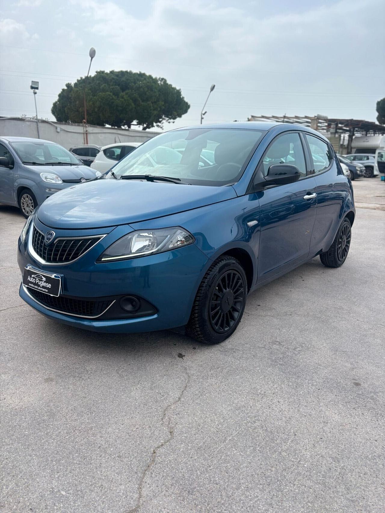 Lancia Ypsilon 1.0 FireFly 5 porte S&S Hybrid Ecochic Silver