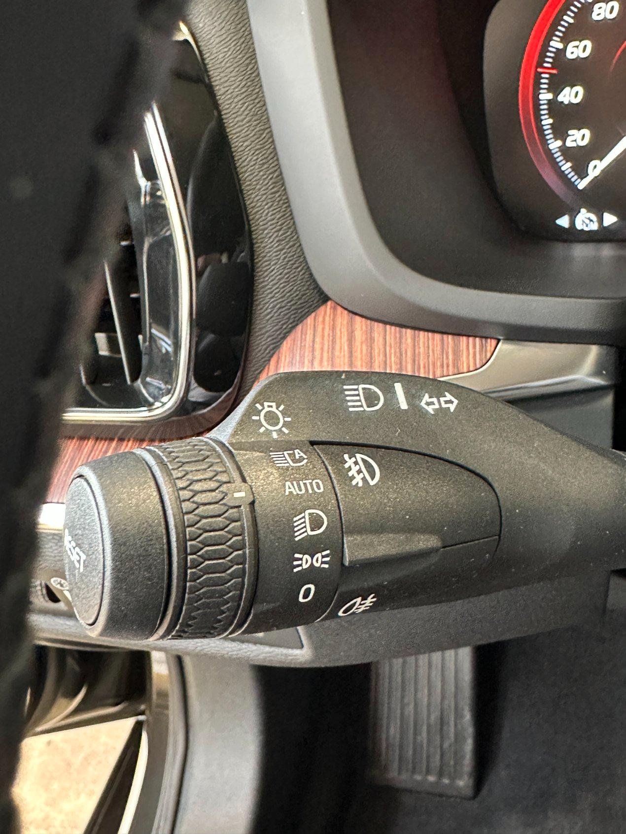 Volvo V60 2.0 d4 Inscription geartronic-19"-Carplay-Camera-Pelle