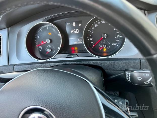 VOLKSWAGEN Golf 1.4 TGI 5p. Comfortline BlueMoti