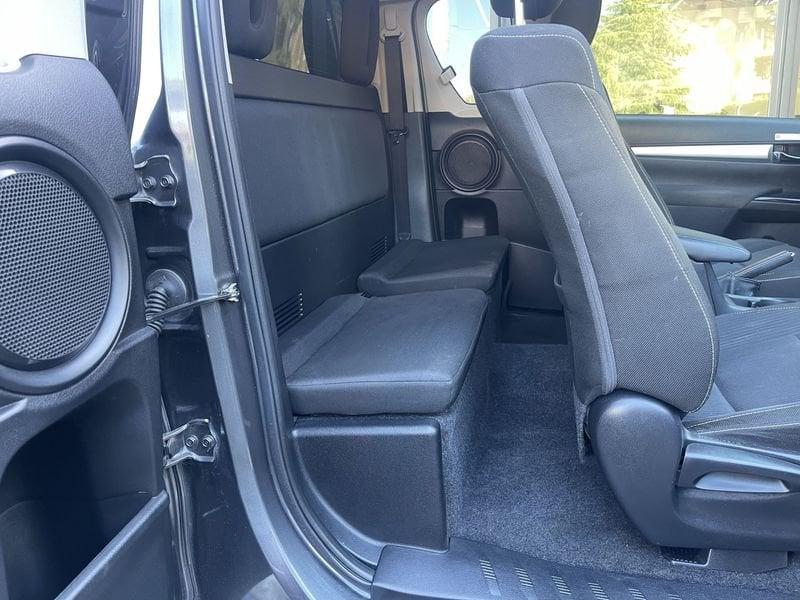 Toyota Hilux Hilux 2.4 D-4D 4WD 2 porte Extra Cab Lounge