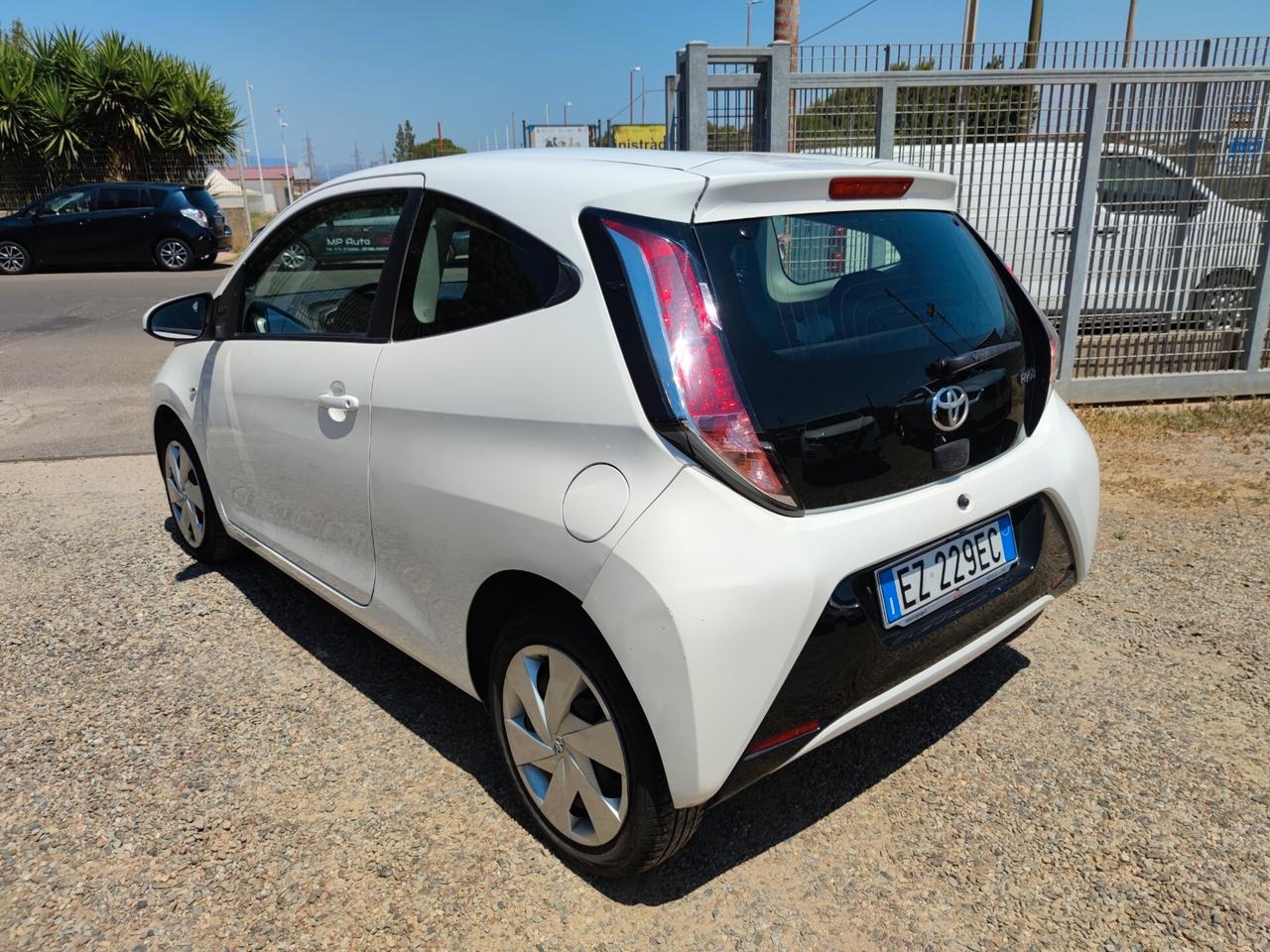Toyota Aygo 1.0 VVT-i 69 CV 3 porte x-clusiv