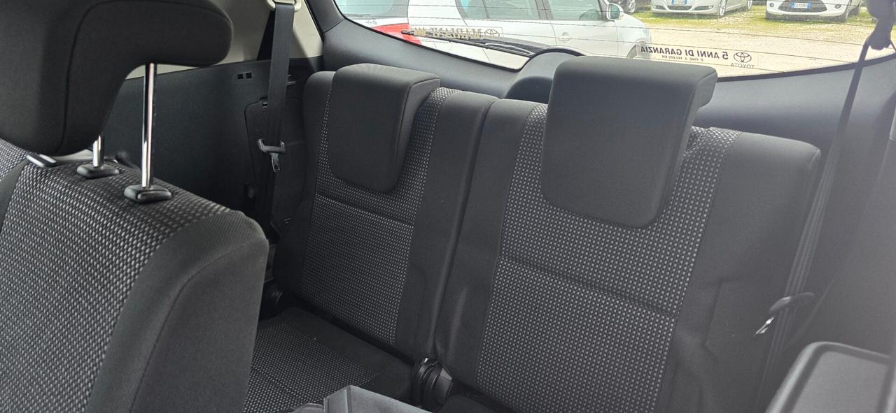 Toyota Corolla Verso 2.2 16V D-4D Sol