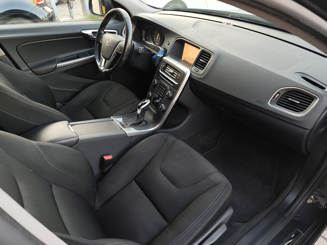 Volvo V60 D2 Geartronic E6 NEOPATENTATI