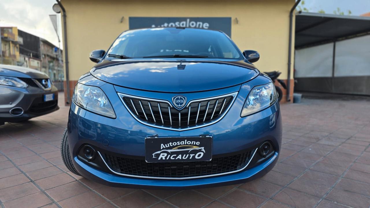 Lancia Ypsilon 1.0 FireFly 5 porte S&S Hybrid Ecochic Silver