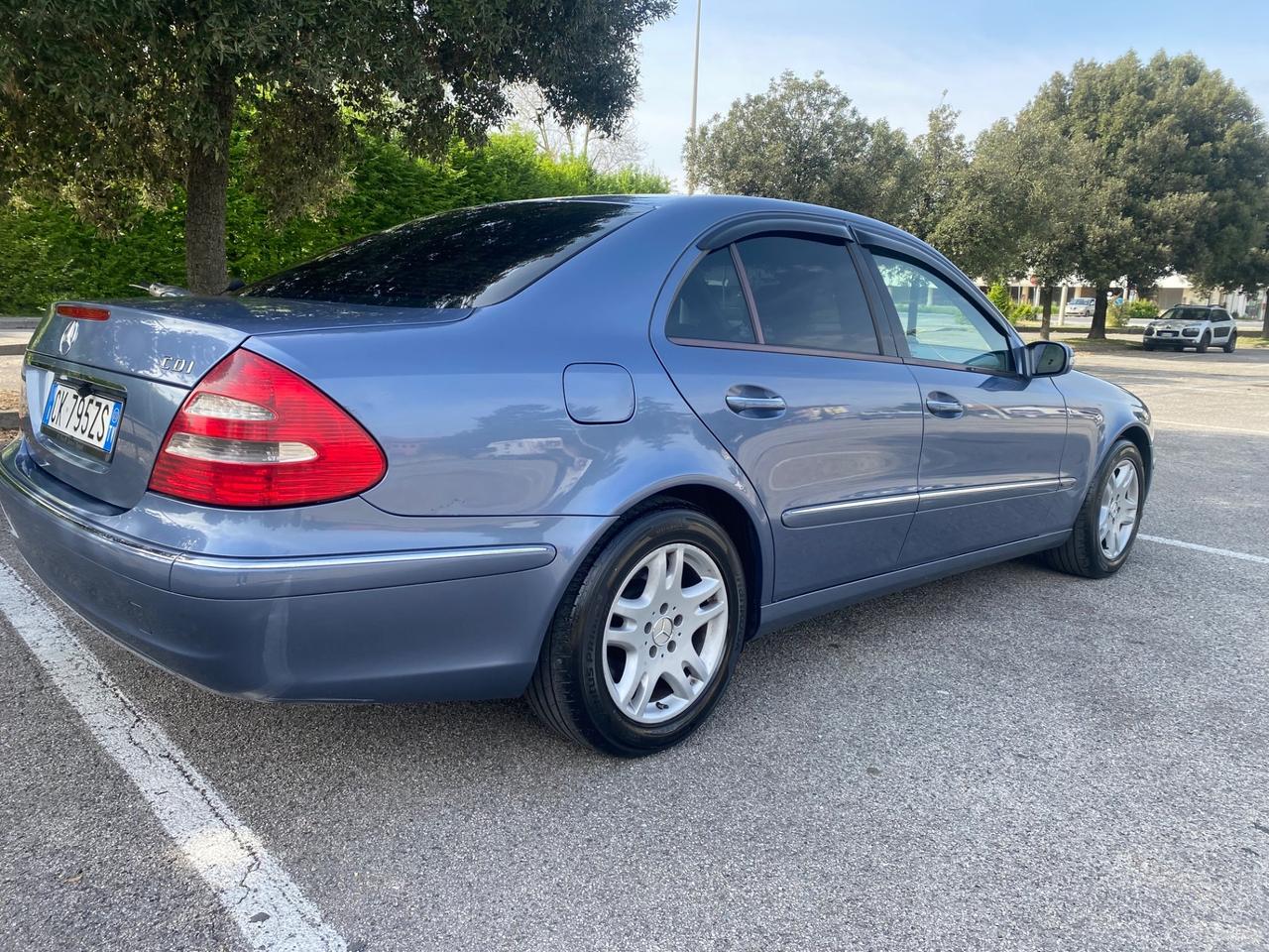 Mercedes-benz E 270 CDI cat Elegance