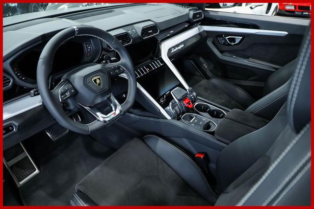 LAMBORGHINI Urus 4.0