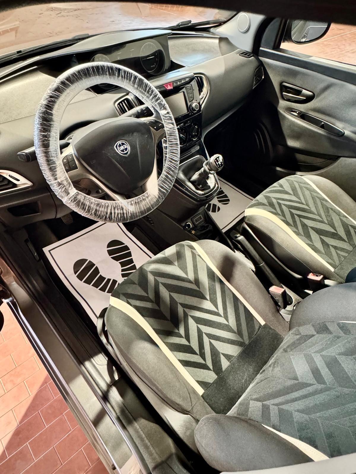 Lancia Ypsilon 1.2 69 CV 5 porte GPL Ecochic Gold