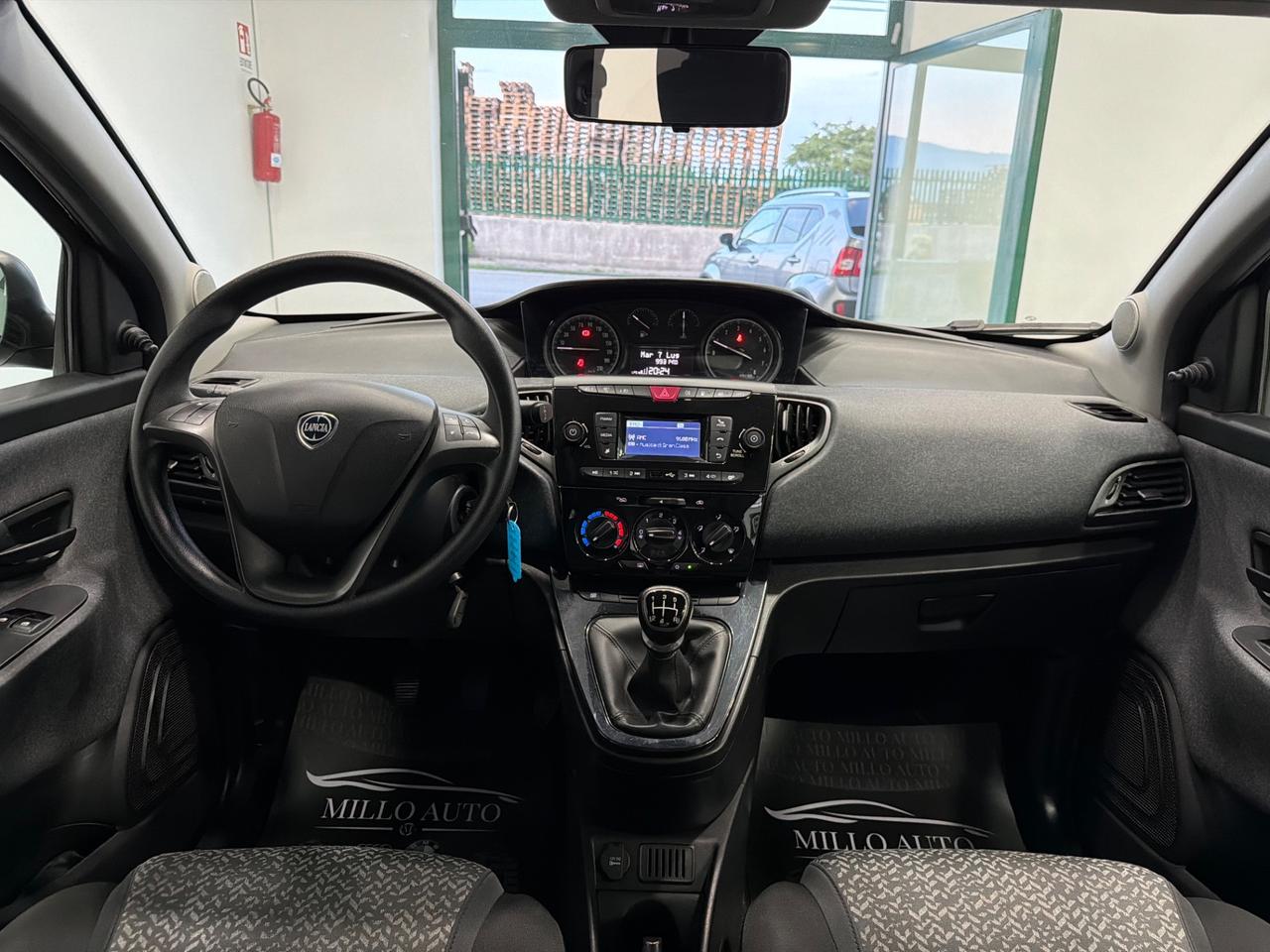 Lancia Ypsilon 1.2 69 CV 5 porte GPL Ecochic Black and Noir