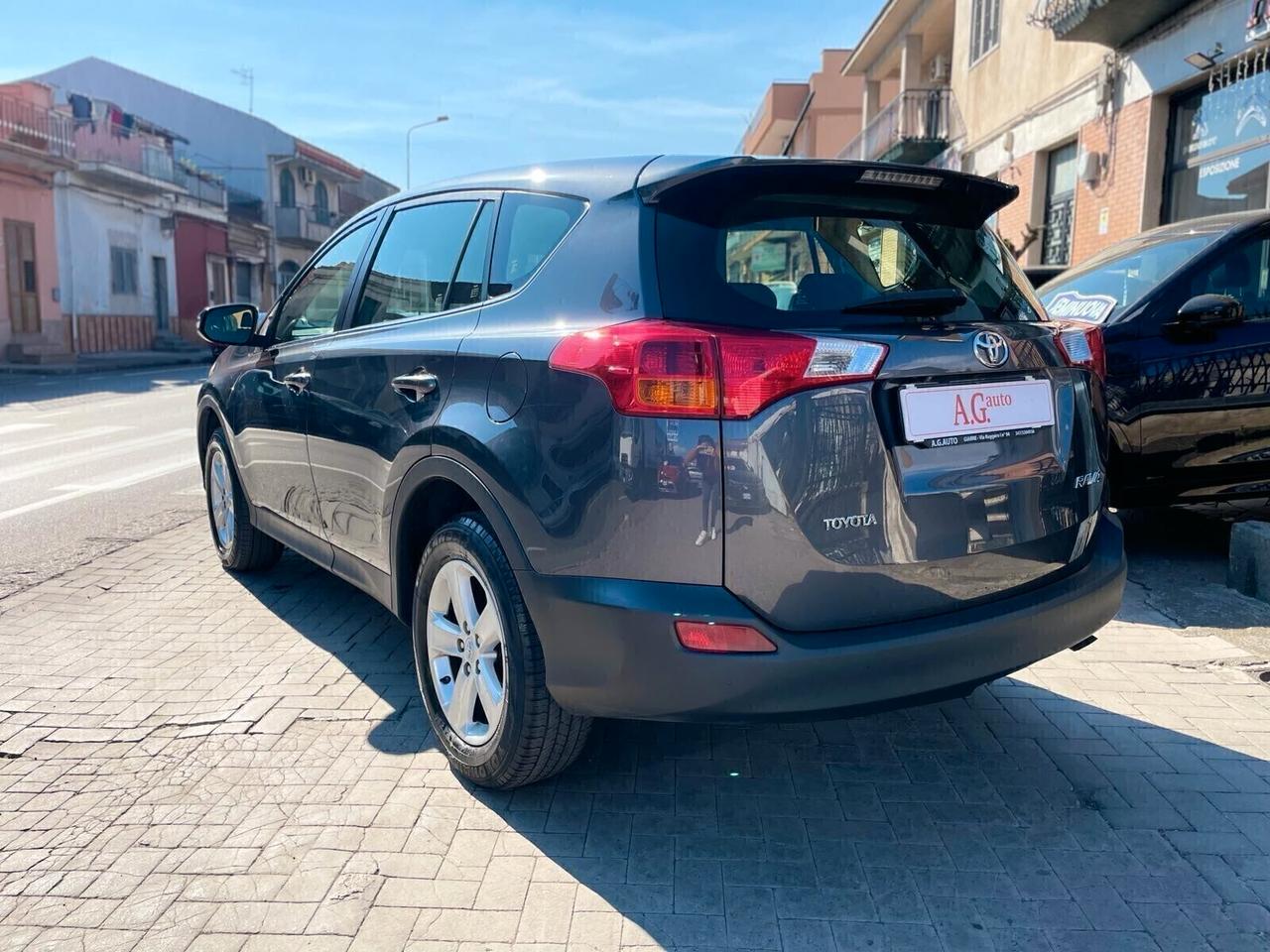 Toyota RAV 4 RAV4 2.0 D-4D 2WD RETROCAMERA/NAVI