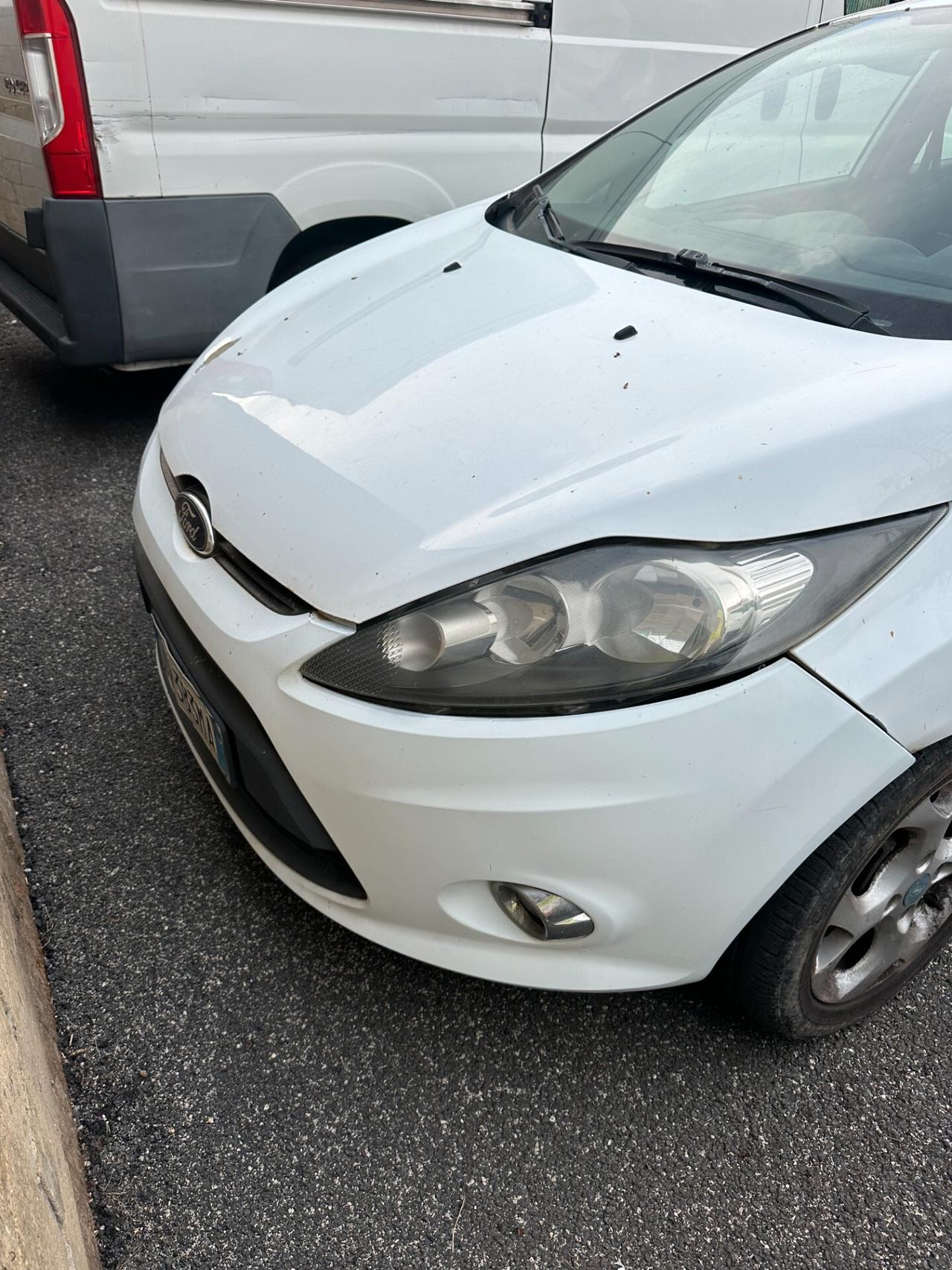 Ford Fiesta 1.4 5 porte Bz.- GPL Titanium