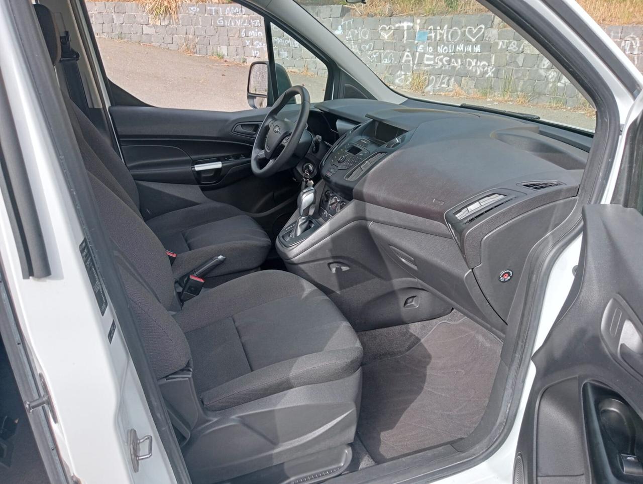 Ford Tourneo Connect Pianale ribassato con rampa disabili in carrozzina