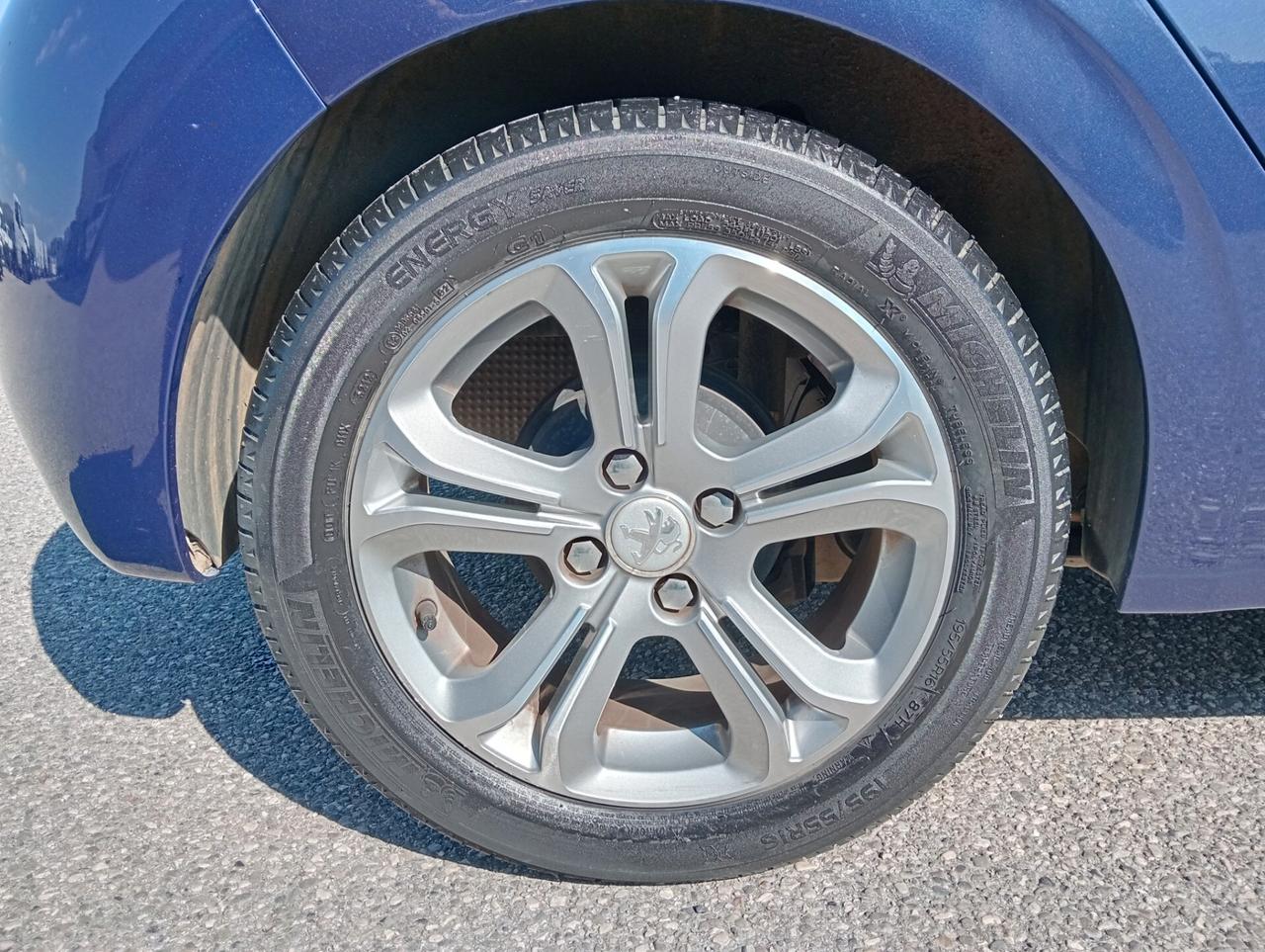 Peugeot 208 1.2VTi 82CV 5p. Allure UNIPROPRIETARIO