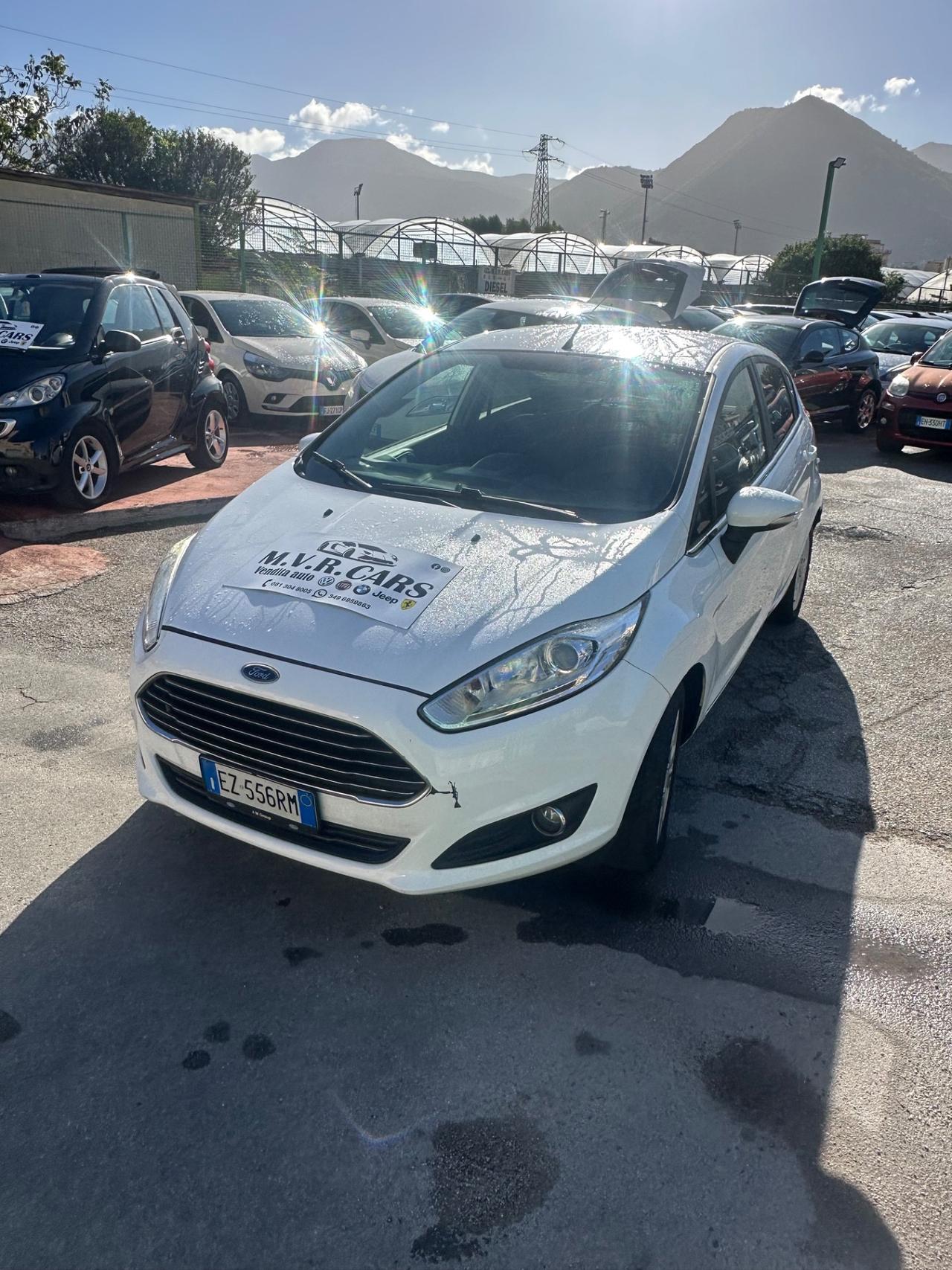 Ford Fiesta 1.2 60CV 5 porte Black & White Edition