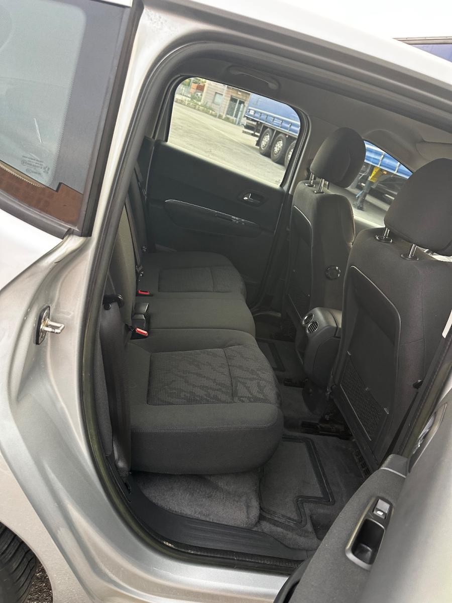PEUGEOT - 3008 - 1.6 e-HDi 115 CV c.r. Business