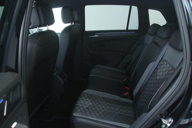 VOLKSWAGEN Tiguan 2.0 TDI 150 CV SCR DSG R-Line Fari Matrix/Black P.