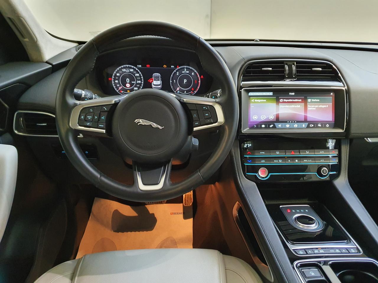 JAGUAR E-Pace (X540) - E-Pace 2.0D 240 CV AWD aut. R-Dynamic S