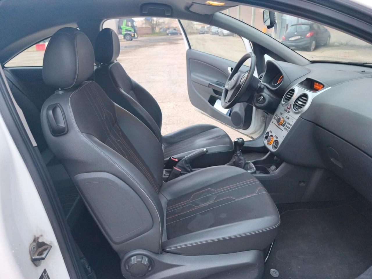 Opel Corsa 2012---1.0 Benzina Neopatentati